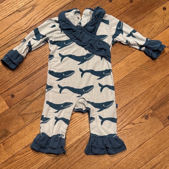 Kickee Pants Blue Whale Baby Romper Outfit - Picture 1 of 2